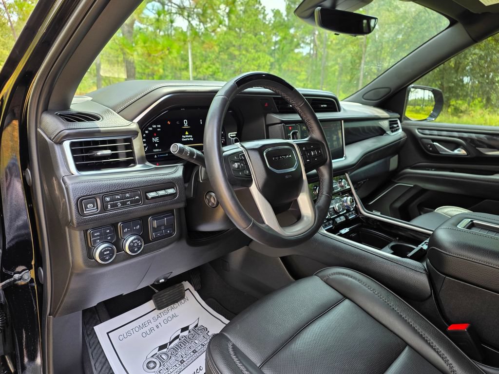 Used 2024 GMC Yukon XL Denali w/ Denali Reserve Package AWD/4WD image 14