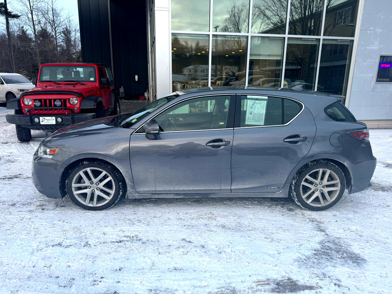 Used 2017 Lexus CT 200h image 2