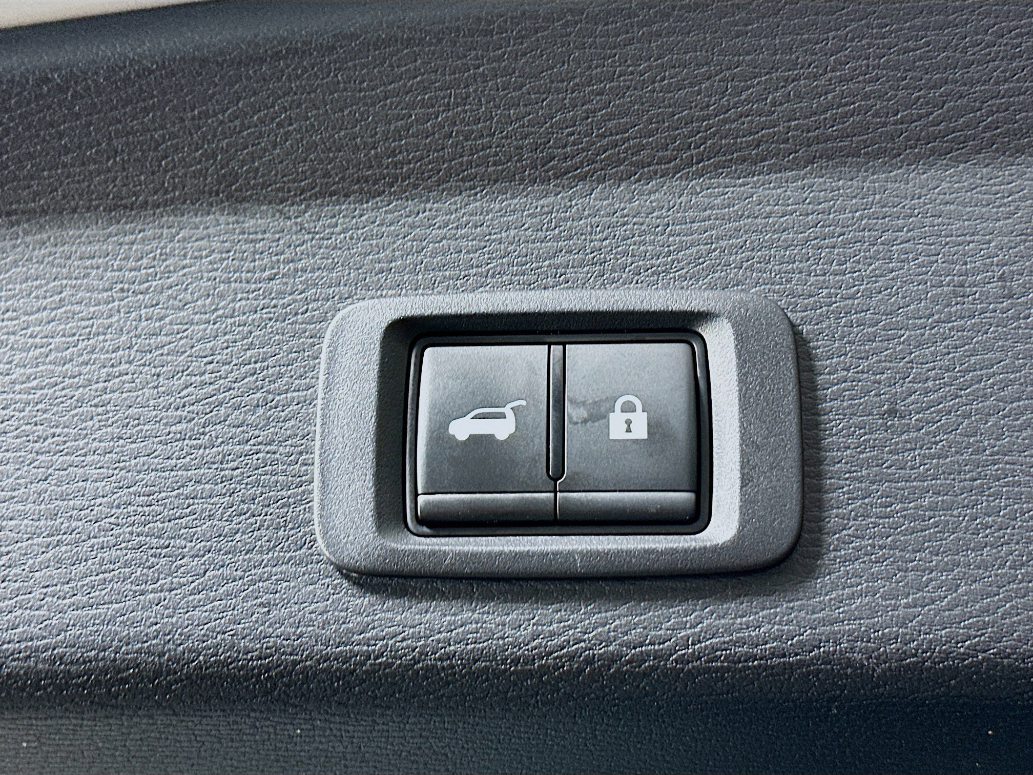 Used 2024 Mitsubishi Outlander SE image 29