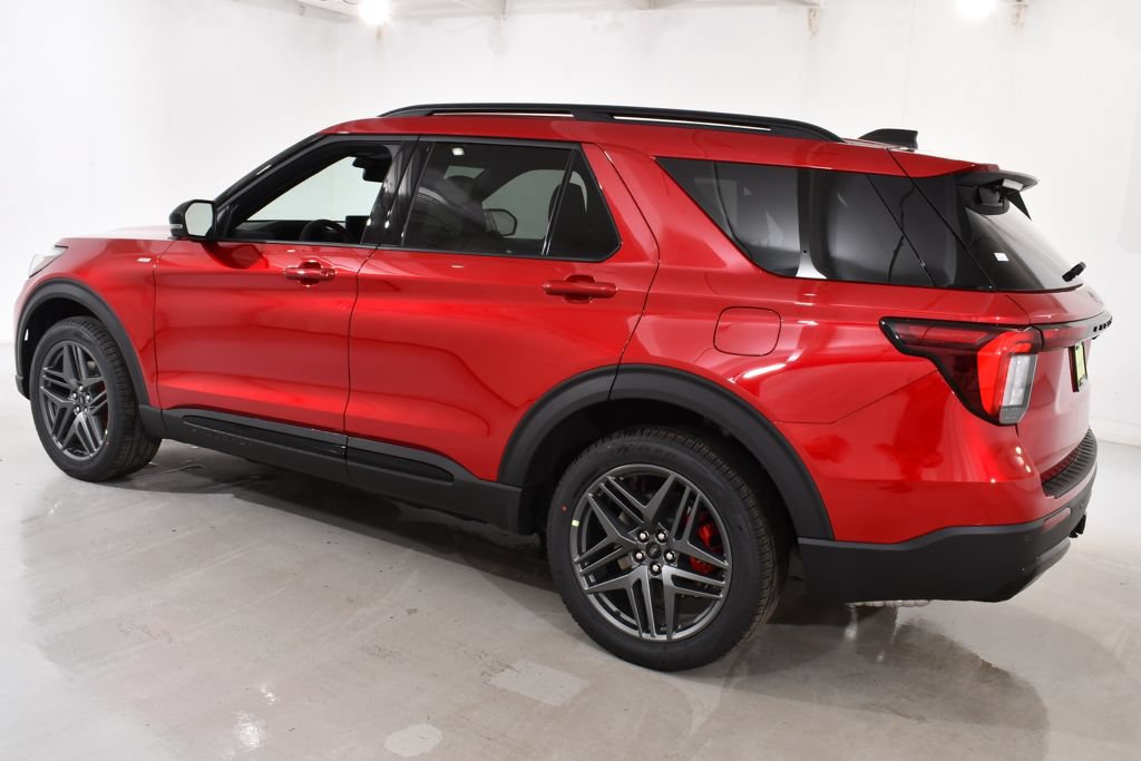 New 2026 Ford Explorer ST-Line w/ ST-Line Street Pack AWD/4WD image 15