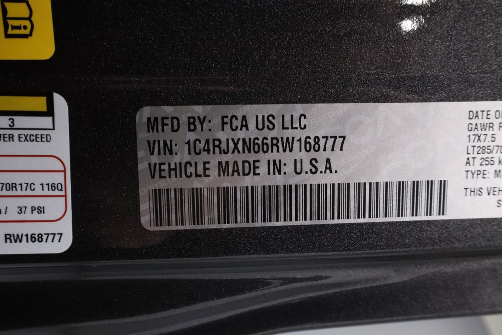 Used 2024 Jeep Wrangler Unlimited image 35