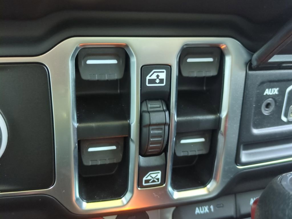 Used 2025 Jeep Gladiator Mojave w/ Safety Group image 30