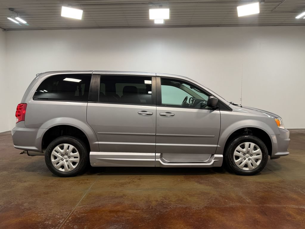 Used 2016 Dodge Grand Caravan SE w/ Quick Order Package 29E SE FWD image 29