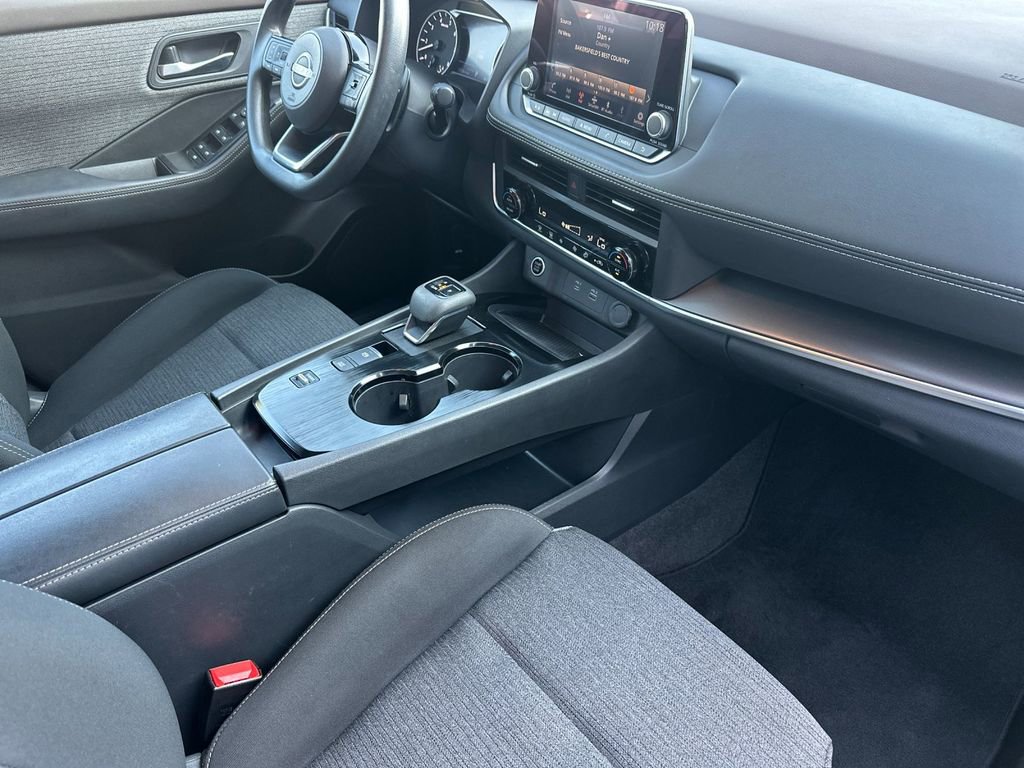Used 2023 Nissan Rogue SV image 17