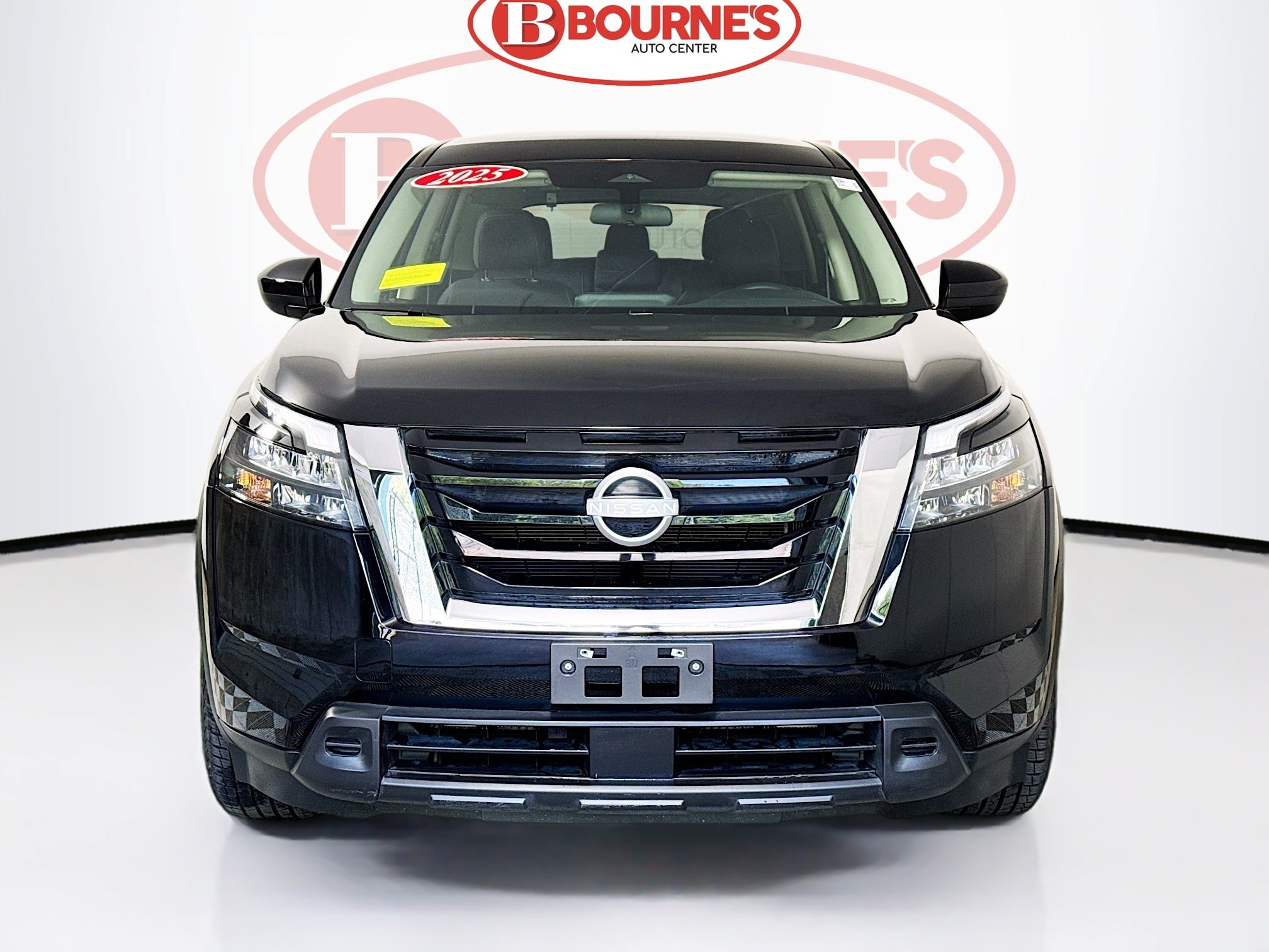 Used 2025 Nissan Pathfinder S AWD/4WD image 4