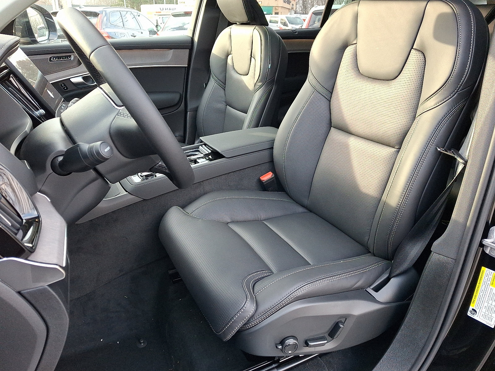 New 2026 Volvo XC90 T8 Ultra w/ Protection Package Premier image 9