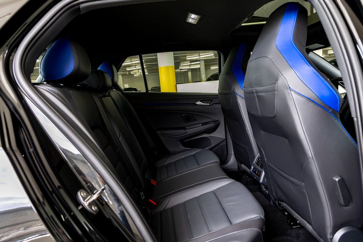Used 2025 Volkswagen Golf R Black Edition image 24