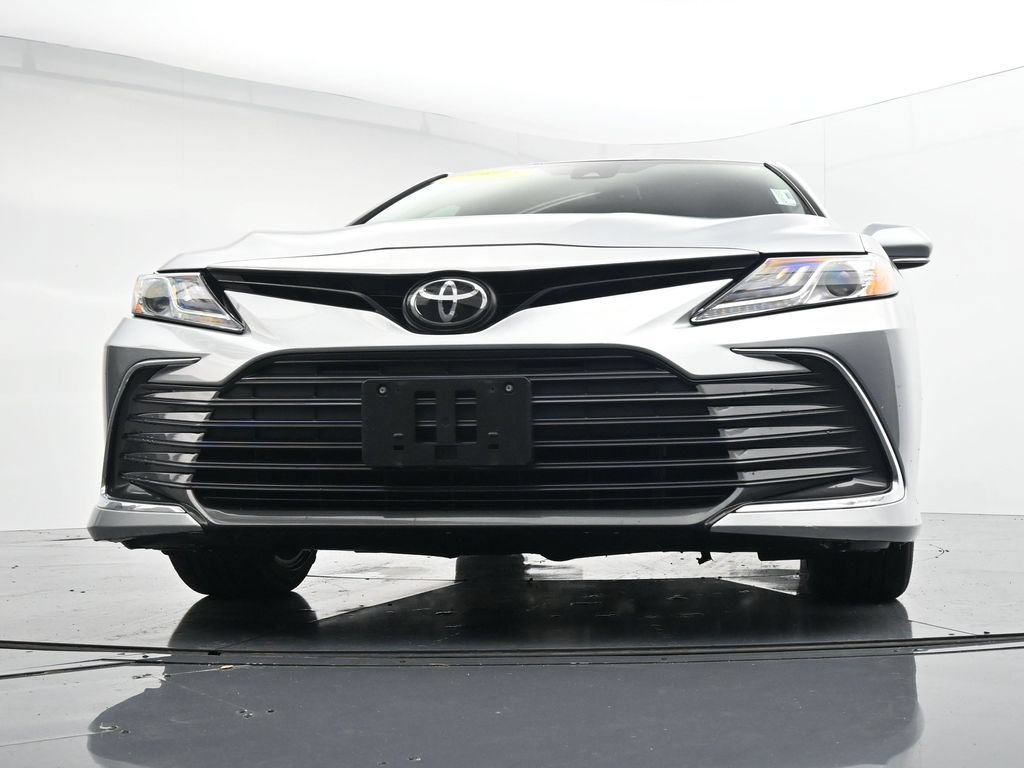 Used 2022 Toyota Camry XLE FWD image 33