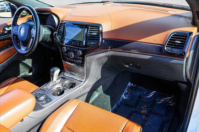 Used 2021 Jeep Grand Cherokee Overland AWD/4WD image 27