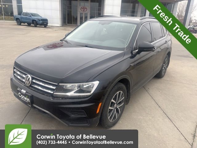 Used 2019 Volkswagen Tiguan SE w/ Panoramic Sunroof Package image 8