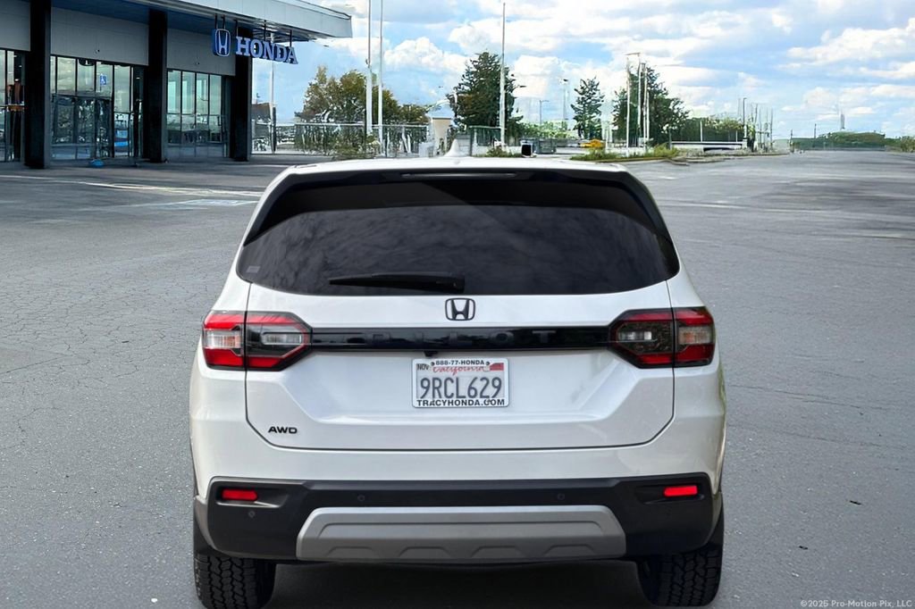 Certified 2025 Honda Pilot EX-L image 8
