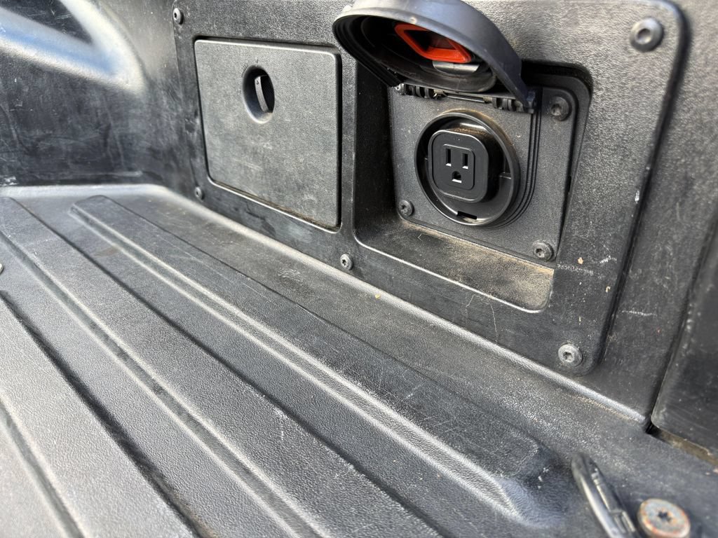Used 2022 Toyota Tacoma TRD Off-Road w/ TRD Premium Off Road Package AWD/4WD image 9