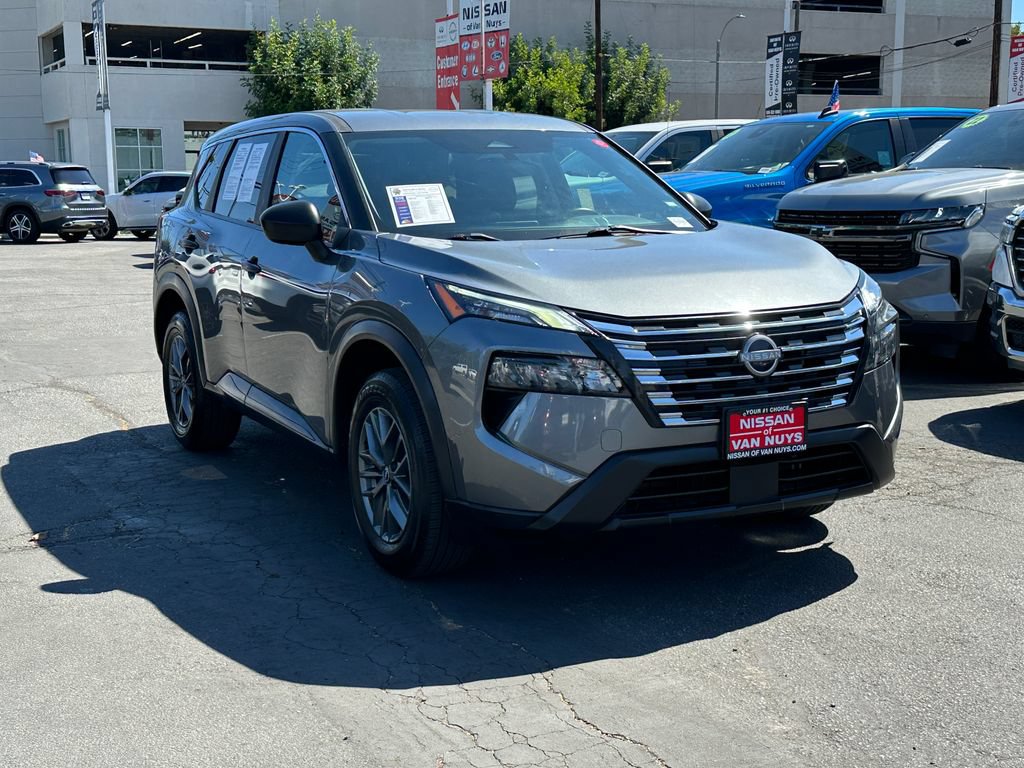 Used 2024 Nissan Rogue S FWD image 10