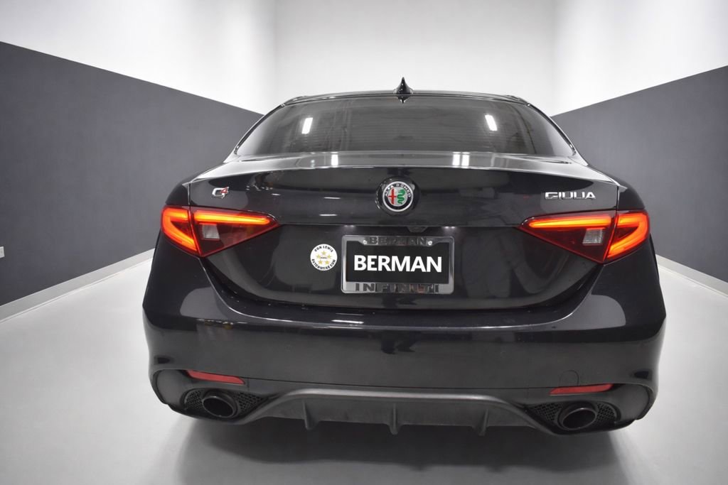 Used 2022 Alfa Romeo Giulia Veloce image 9
