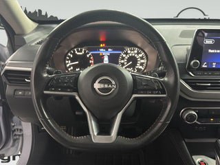 Used 2024 Nissan Altima 2.5 SR FWD image 13