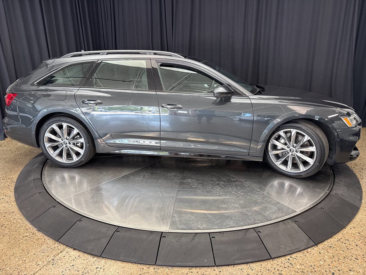 Used 2024 Audi A6 Premium Plus w/ Executive Package image 10