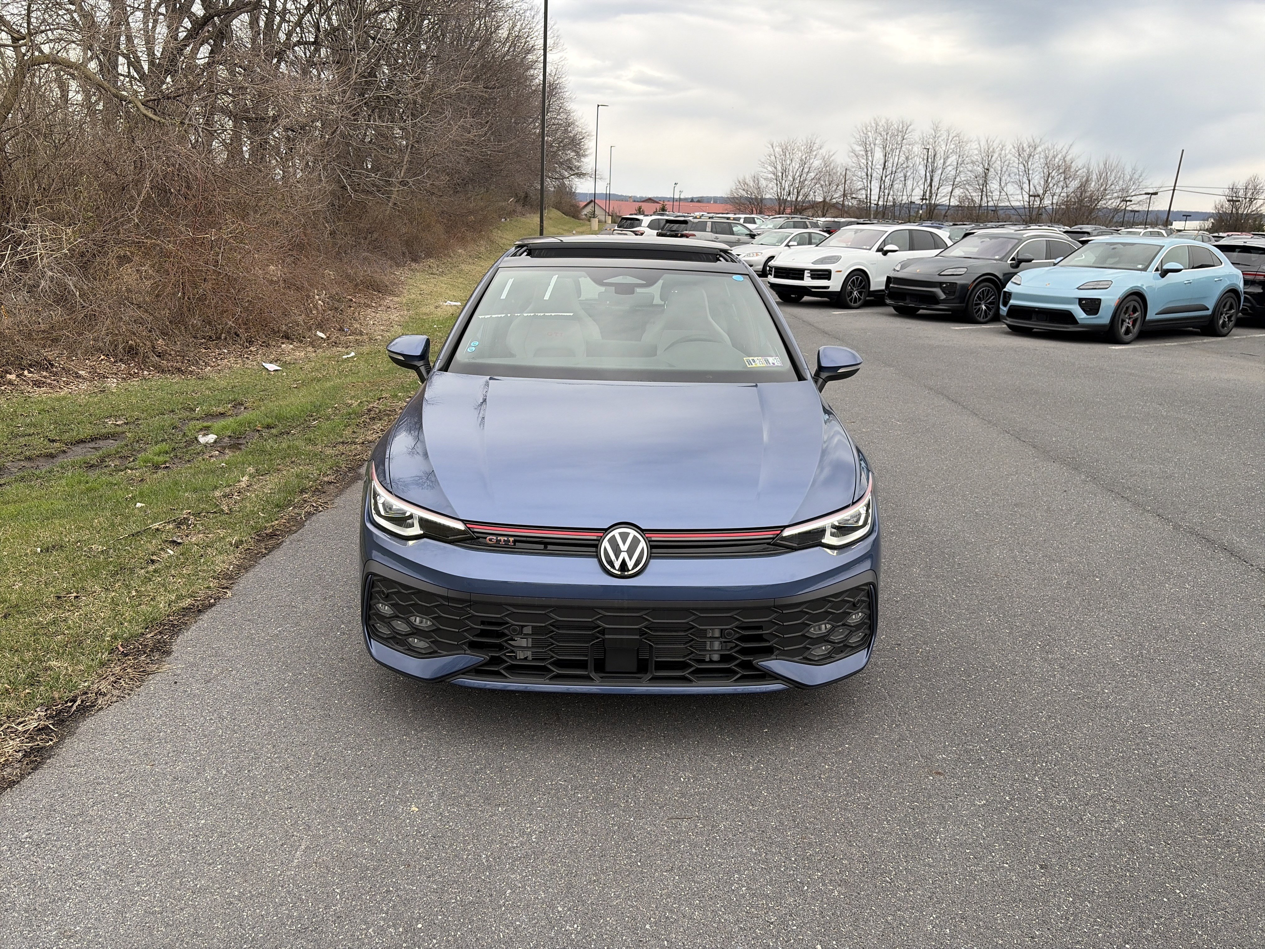 New 2026 Volkswagen GTI SE image 2