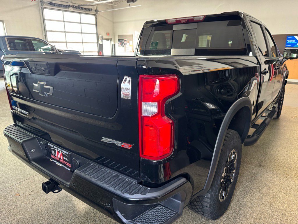 Used 2024 Chevrolet Silverado 1500 ZR2 w/ Technology Package image 5