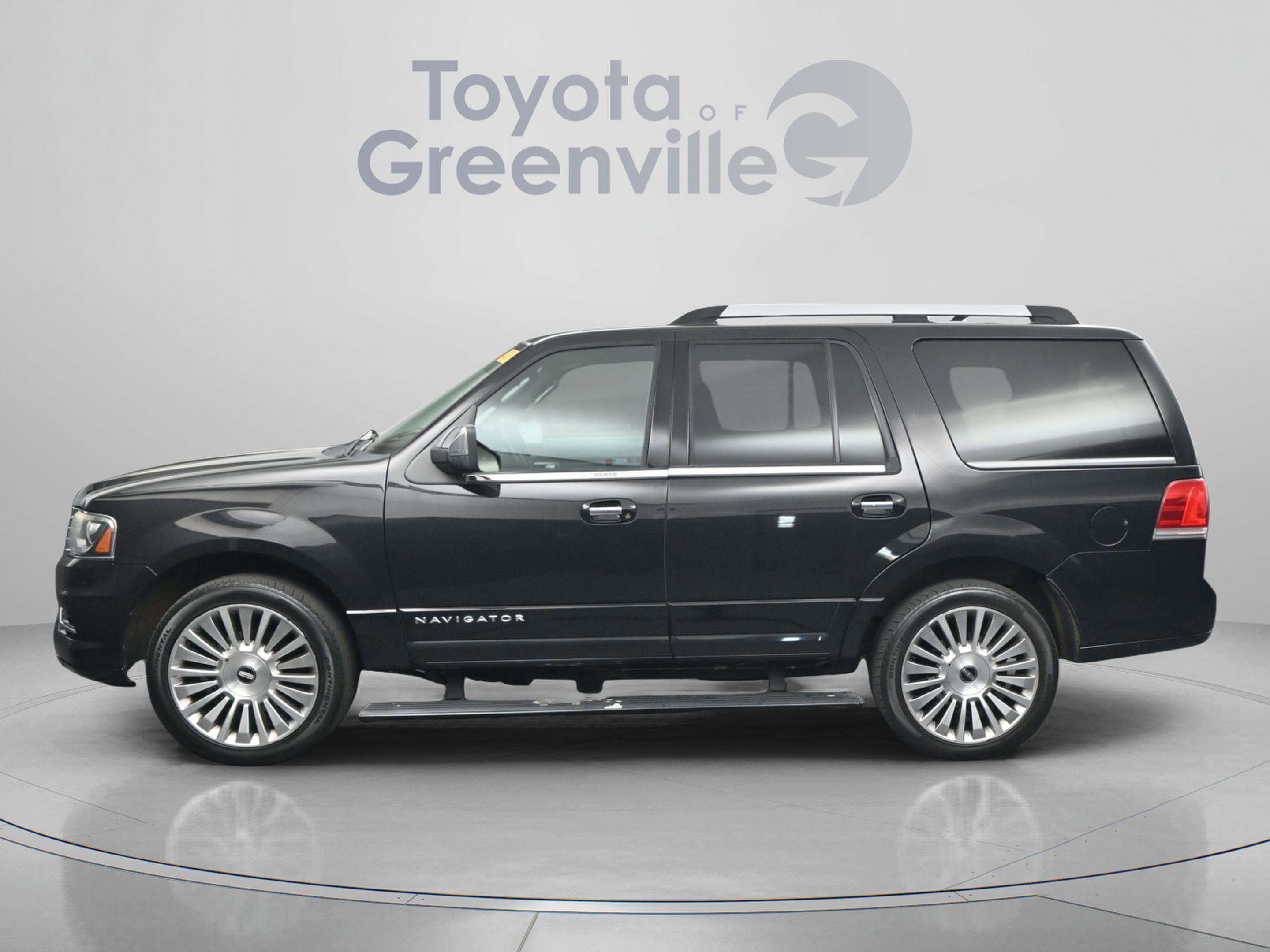 Used 2015 Lincoln Navigator 4WD image 5