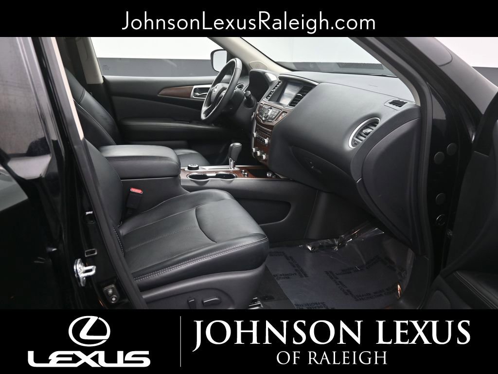 Used 2020 Nissan Pathfinder Platinum image 11