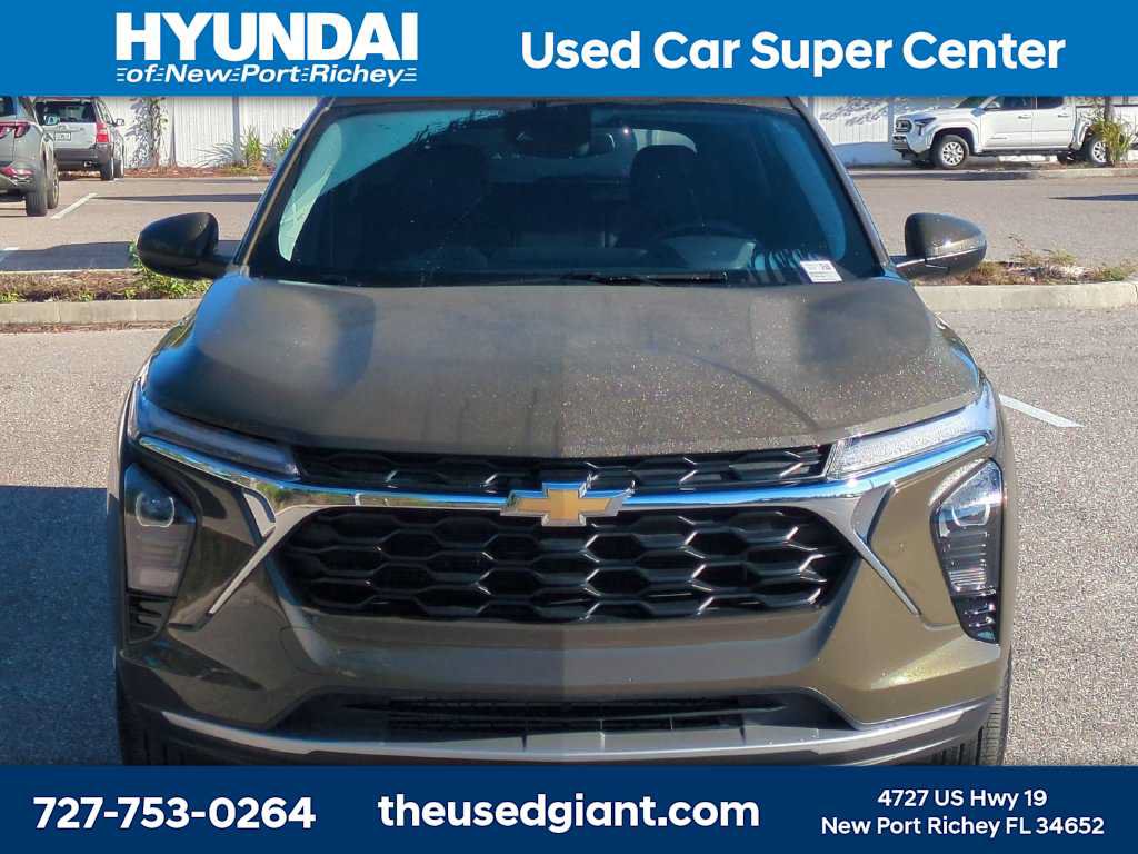 Used 2024 Chevrolet Trax LT w/ Driver Confidence Package FWD image 9