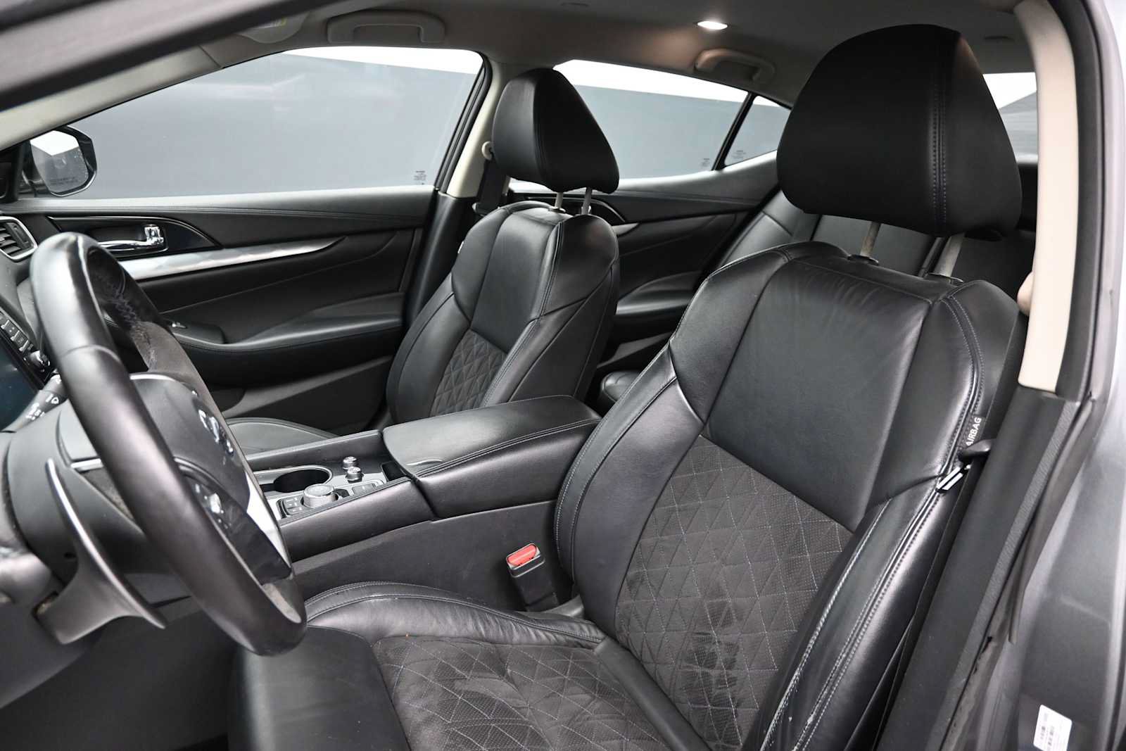 Used 2018 Nissan Maxima SR w/ Midnight Edition FWD image 10