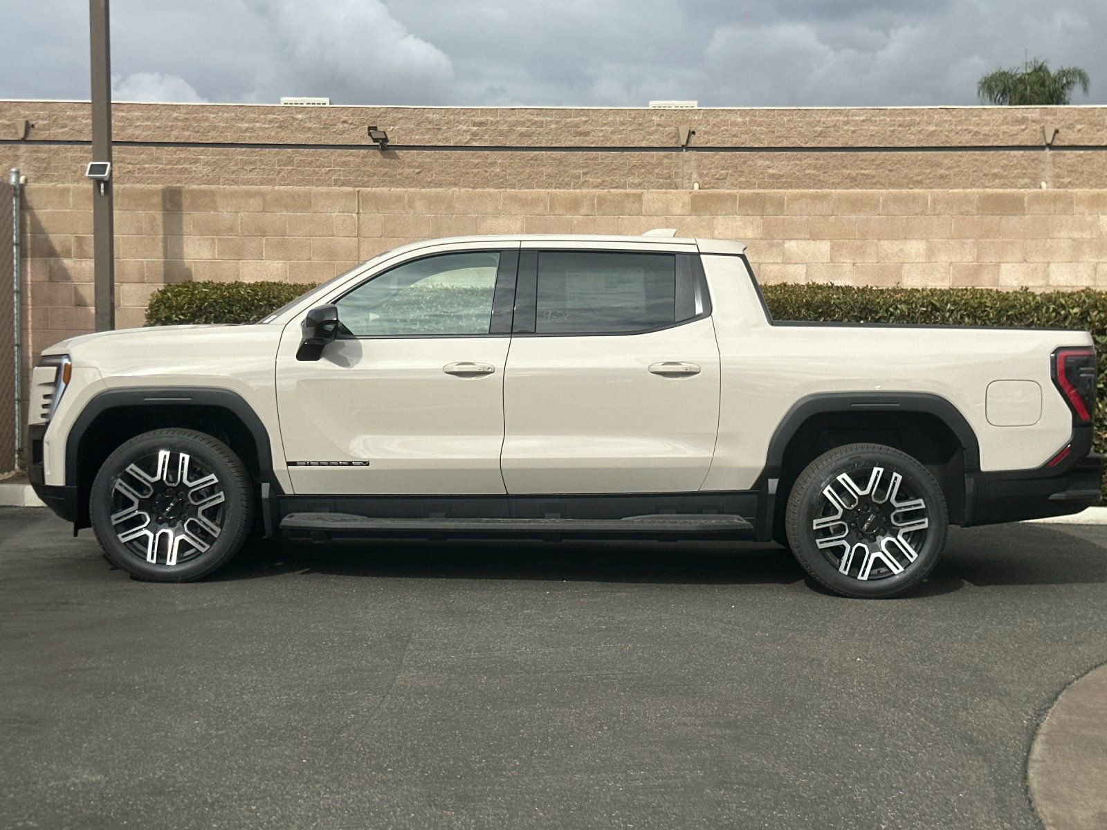 New 2026 GMC Sierra EV Elevation image 7
