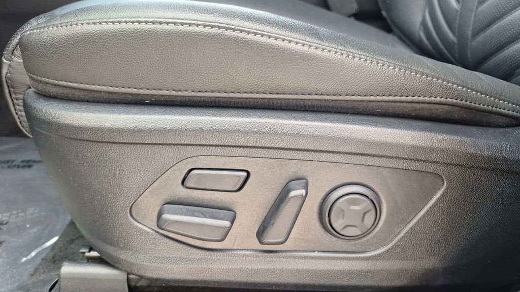 Used 2024 Kia Sorento SX Prestige image 12