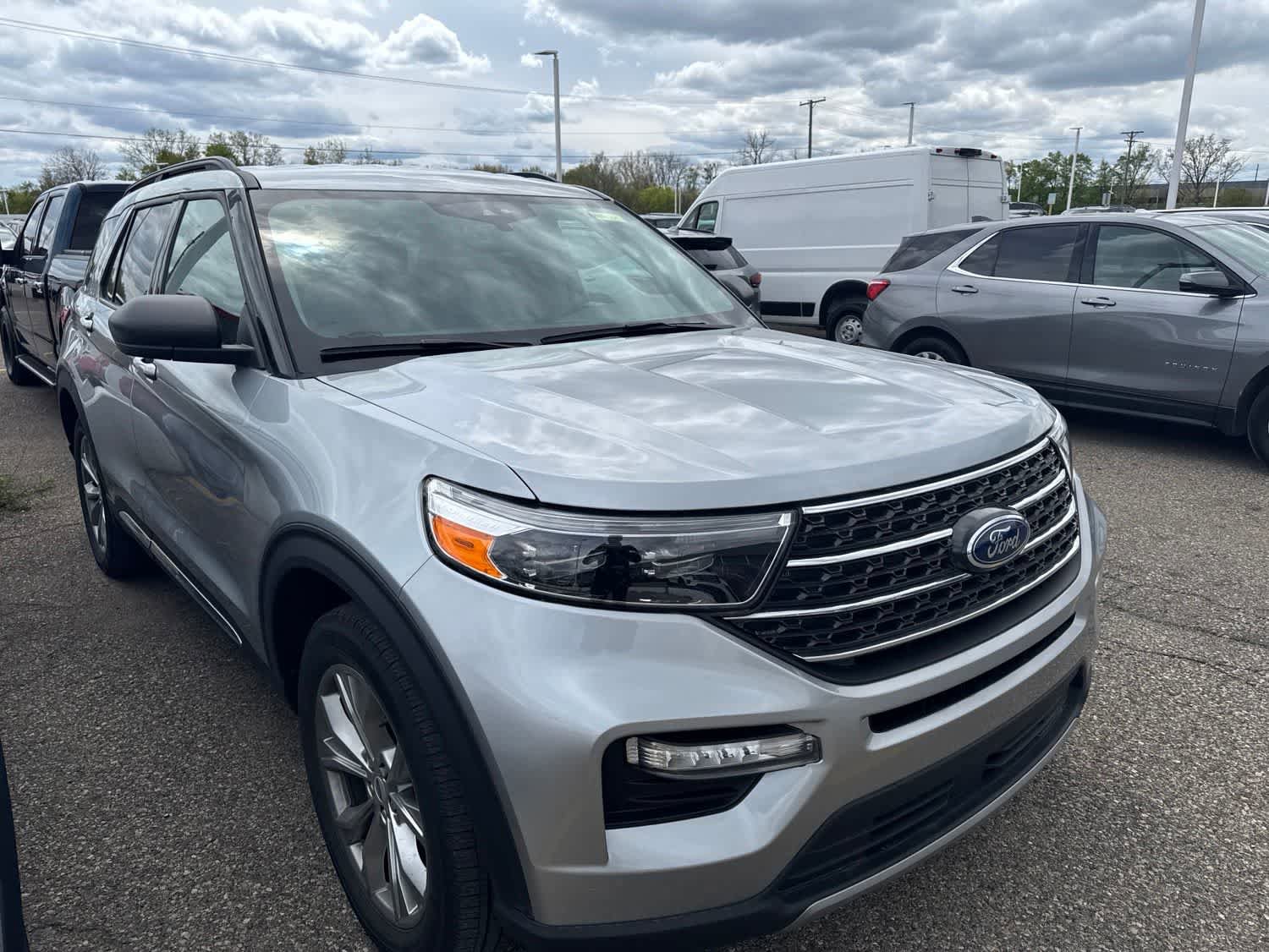 Used 2023 Ford Explorer XLT w/ Equipment Group 202A AWD/4WD image 24