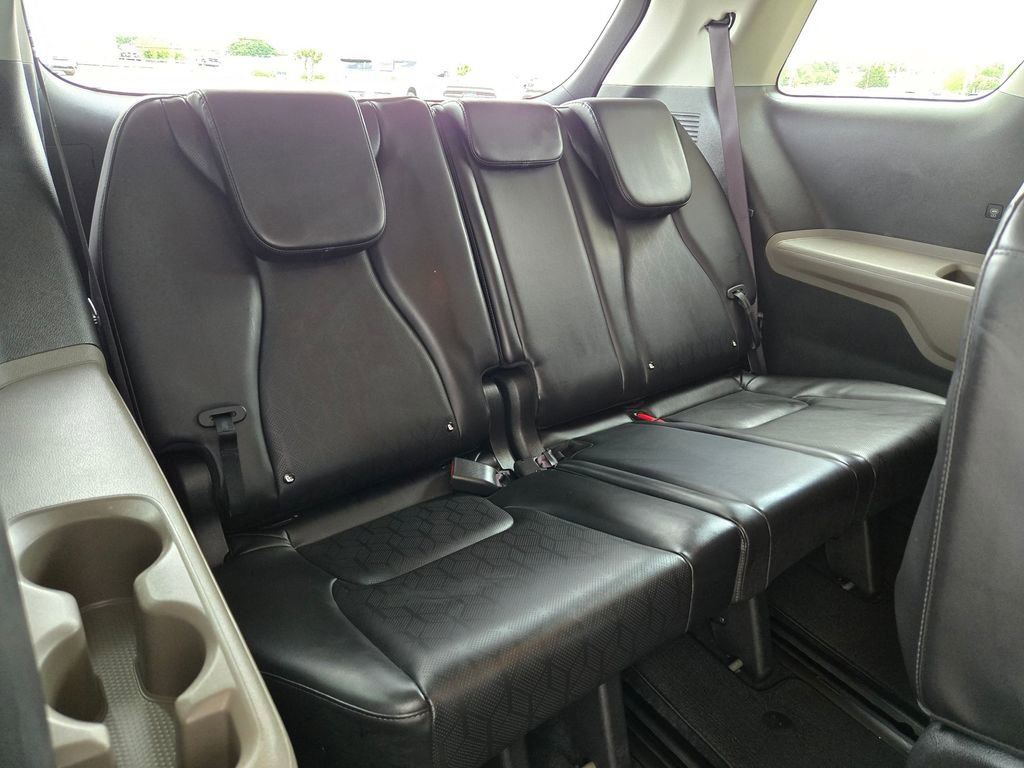 Used 2025 Kia Carnival FWD image 24