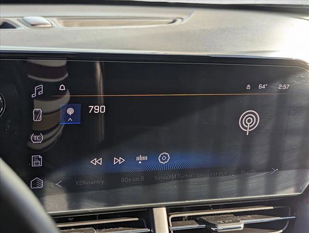 Used 2024 Chevrolet Trax LT w/ LT Convenience Package image 13