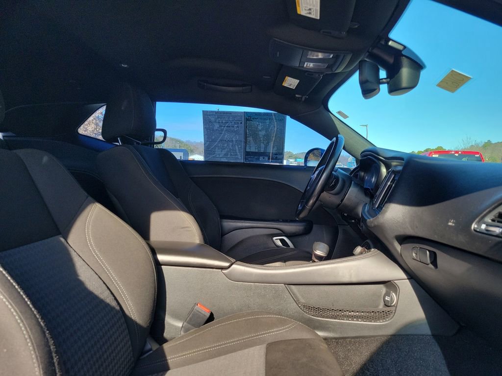 Used 2020 Dodge Challenger SXT image 29
