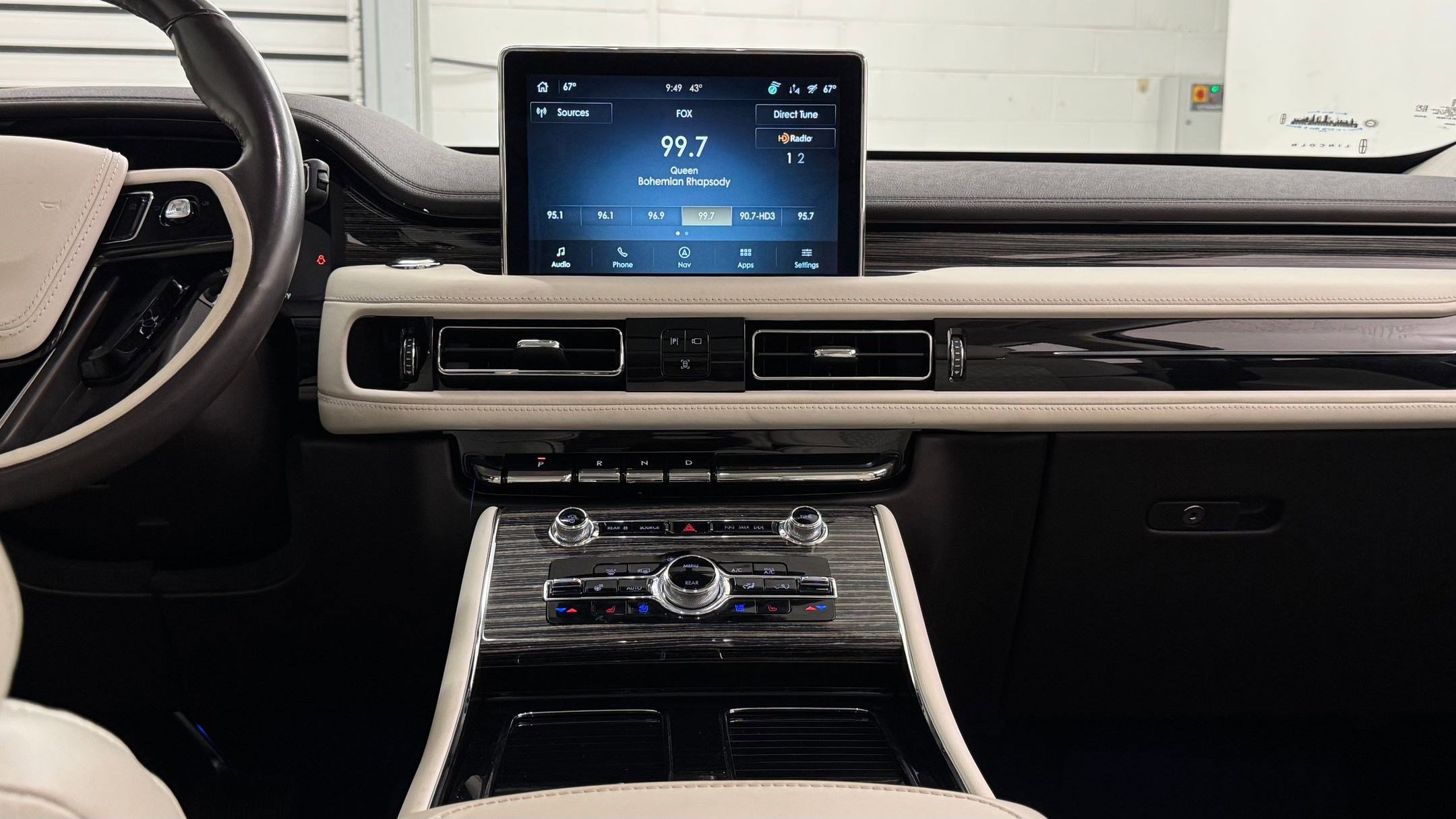 Used 2023 Lincoln Aviator Black Label w/ Dynamic Handling Package image 30