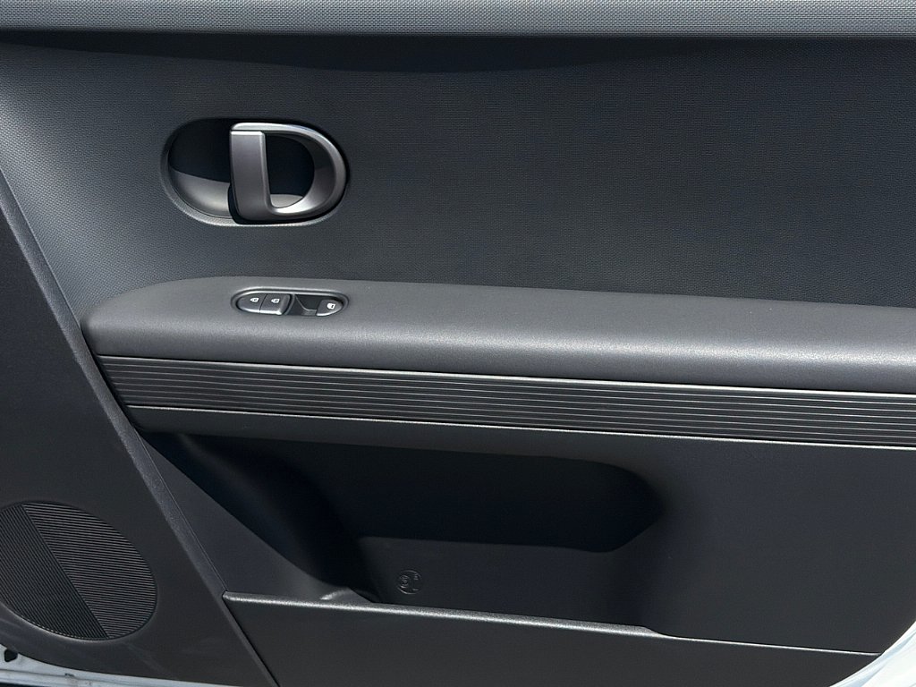Certified 2025 Hyundai Ioniq 5 SE RWD image 25