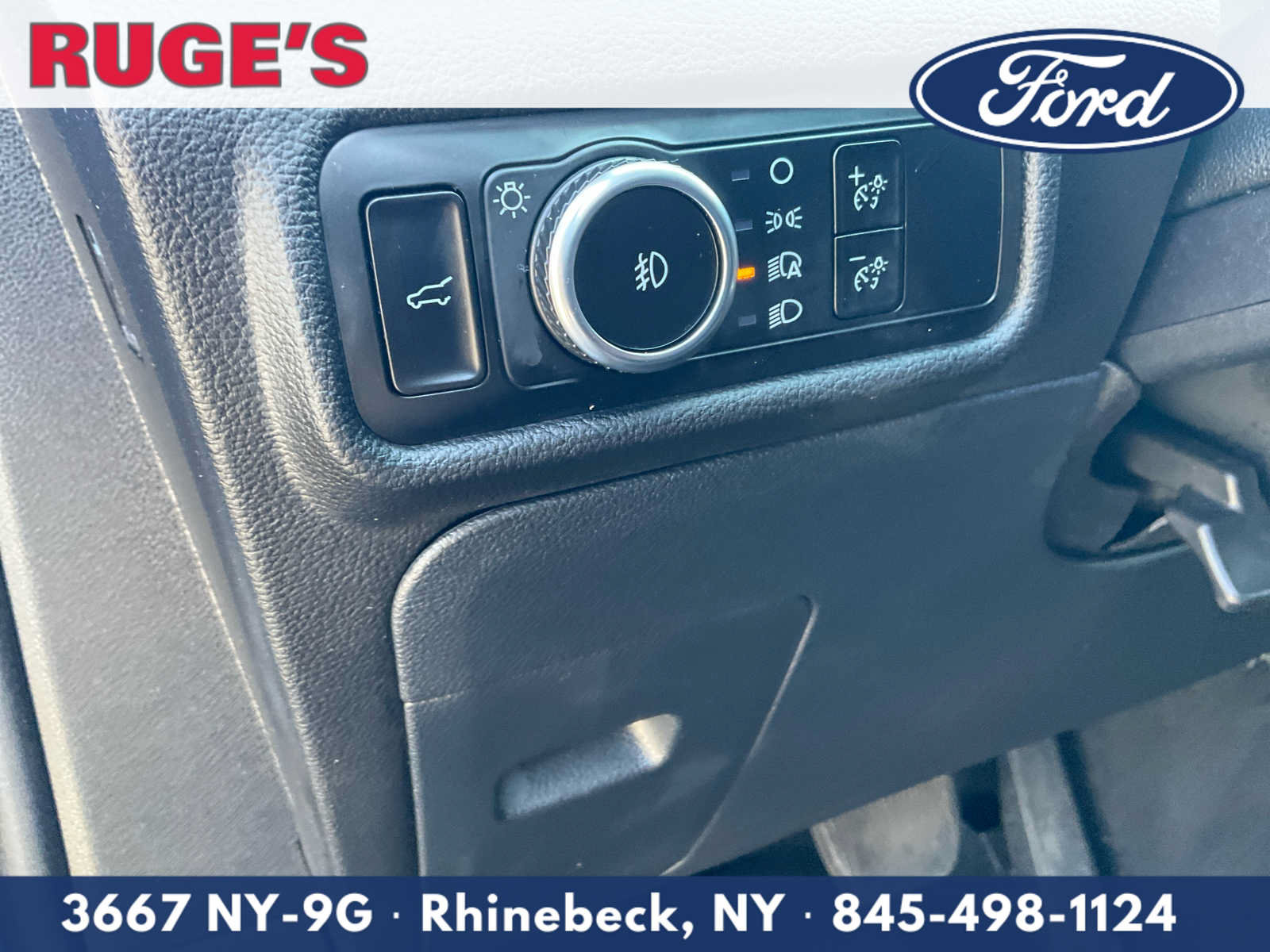 Certified 2023 Ford Explorer XLT w/ Equipment Group 202A AWD/4WD image 17
