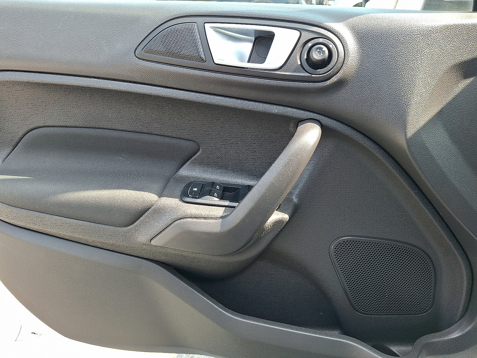 Used 2014 Ford Fiesta SE FWD image 12