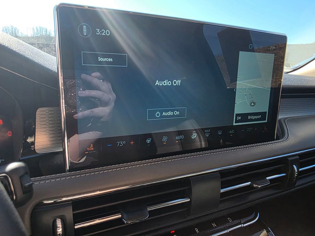 Used 2025 Lincoln Corsair AWD w/ Equipment Group 101A image 19