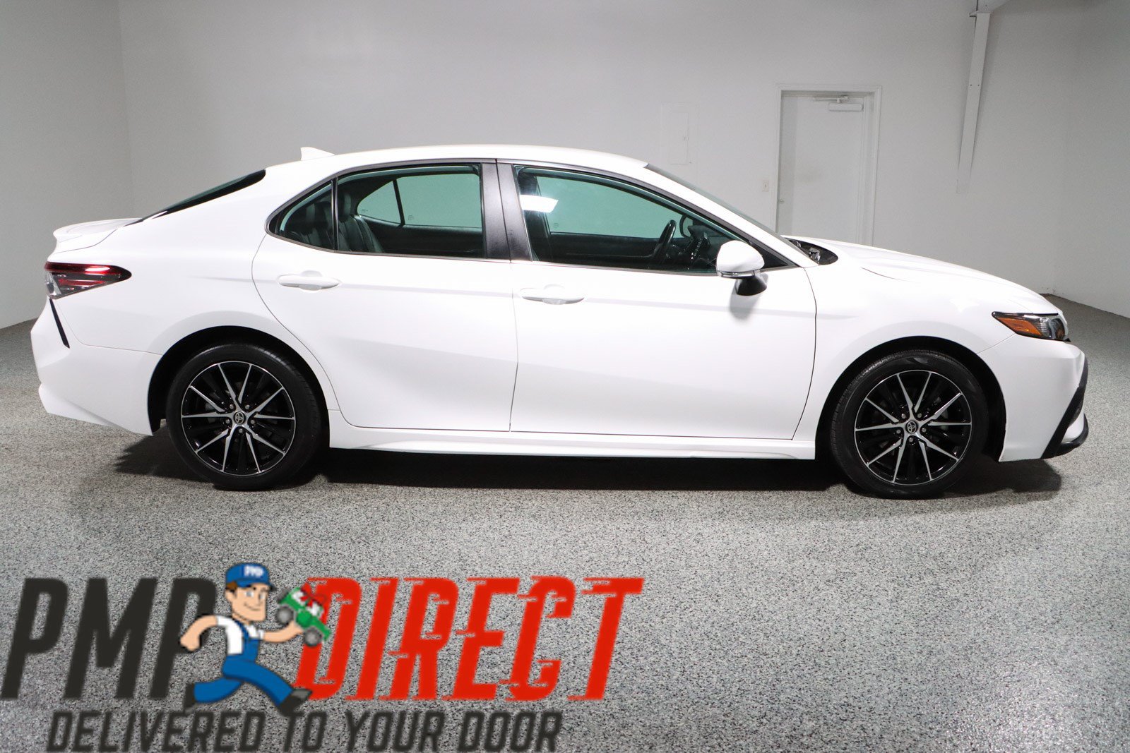 Used 2022 Toyota Camry SE FWD image 6