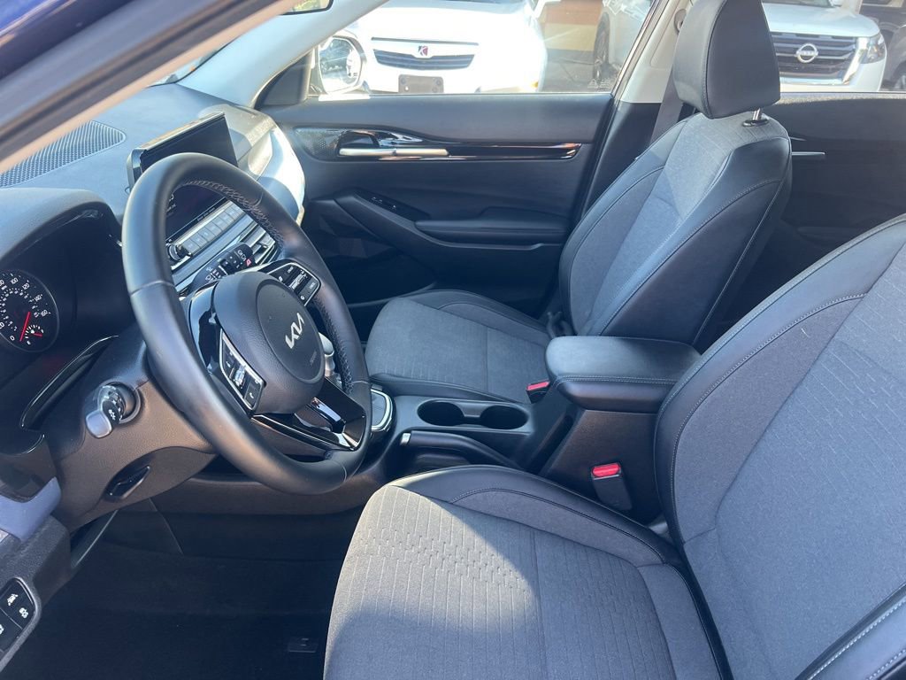Certified 2023 Kia Seltos S w/ Navigation Package image 3