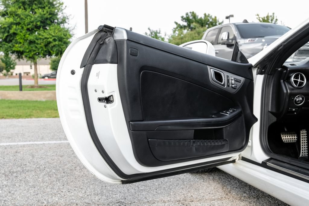 Used 2017 Mercedes-Benz SLC 300 image 35