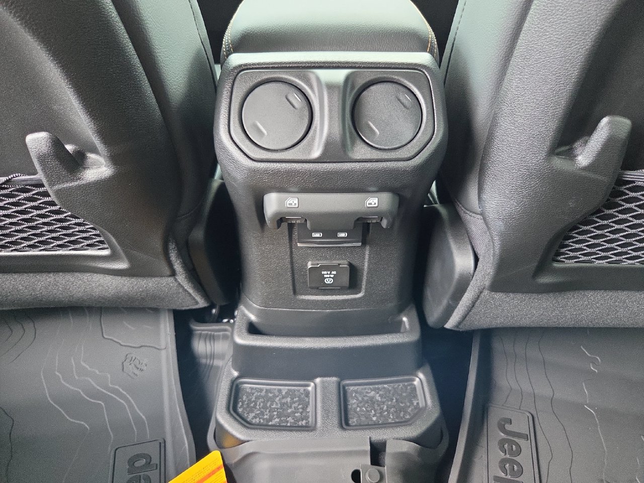 New 2026 Jeep Wrangler Unlimited Sahara AWD/4WD image 17