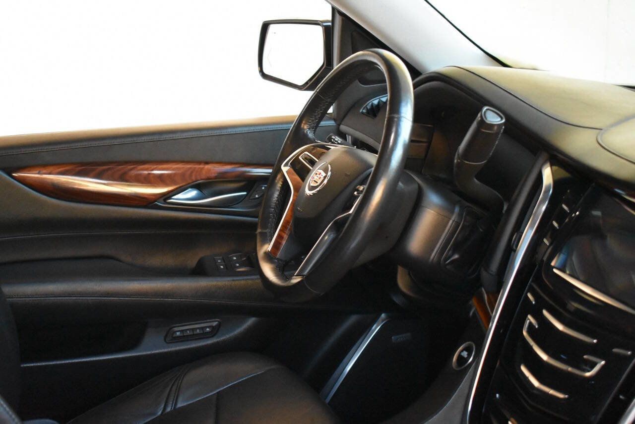 Used 2015 Cadillac Escalade Premium image 21