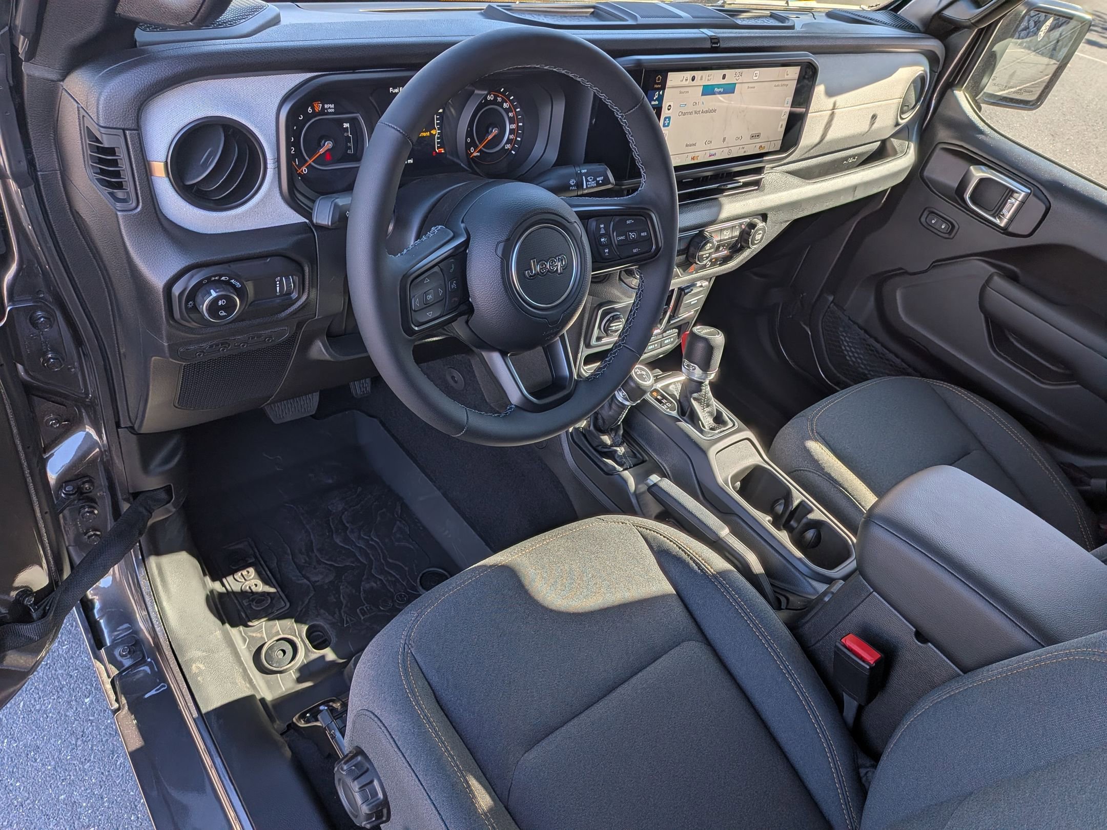 New 2025 Jeep Gladiator Sport image 11