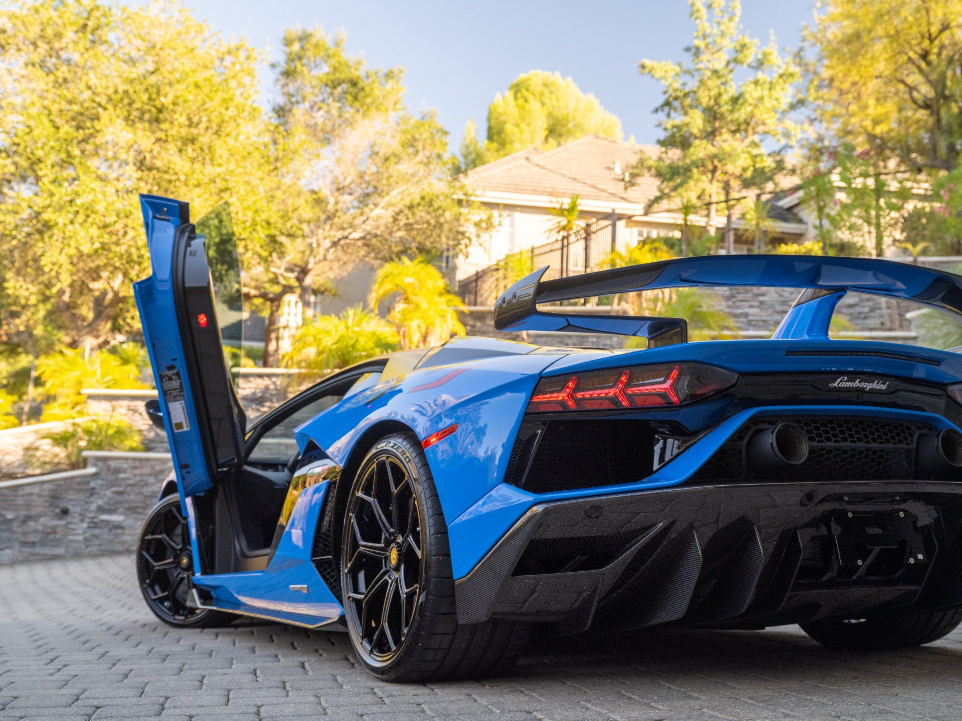 Used 2020 Lamborghini Aventador SVJ AWD/4WD image 76