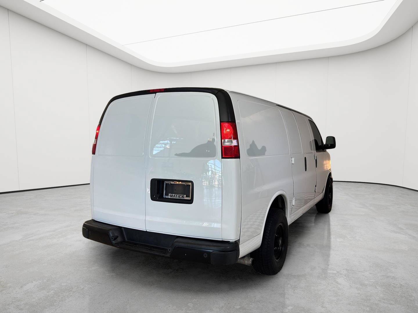 Used 2019 Chevrolet Express 2500 w/ Communications Package RWD image 19