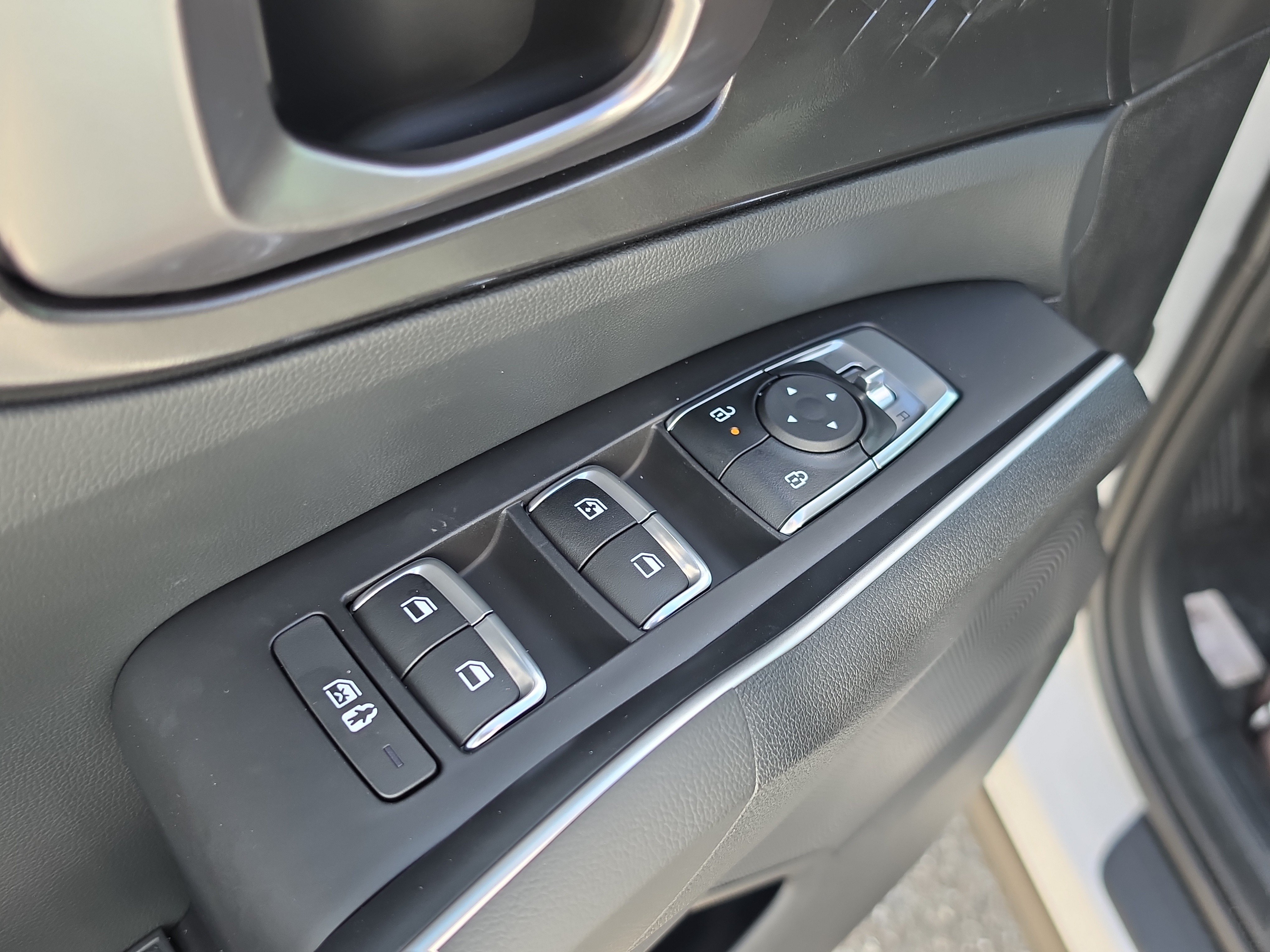 New 2026 Kia Sorento LX FWD image 19