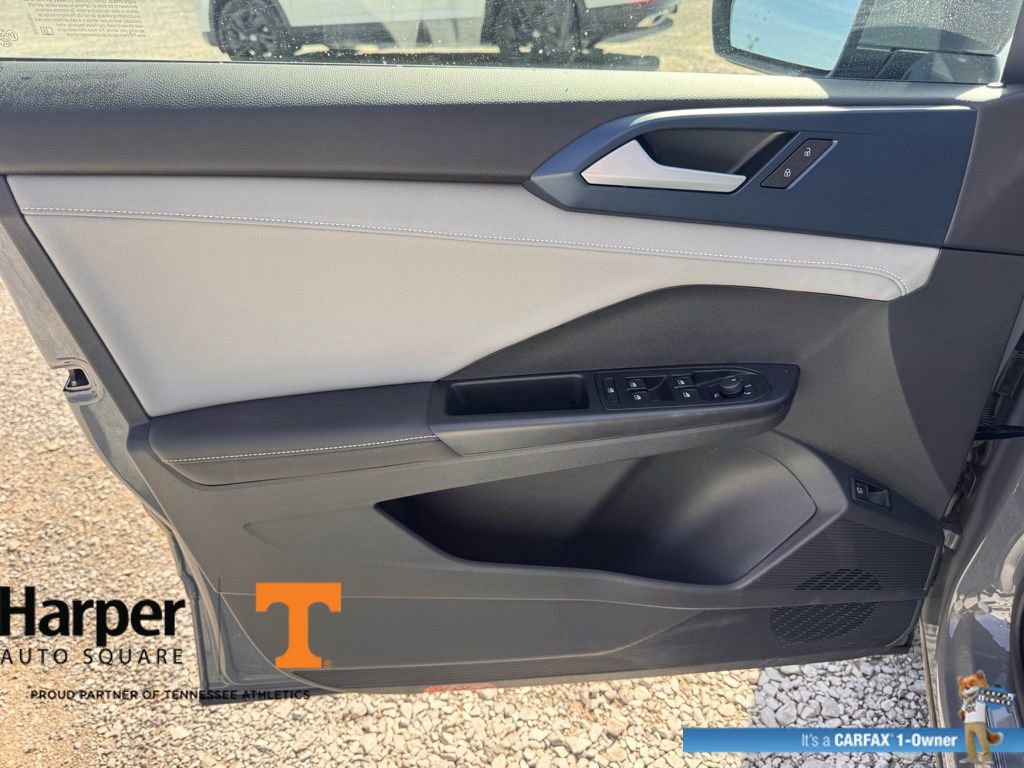 Used 2024 Volkswagen Taos SE image 19