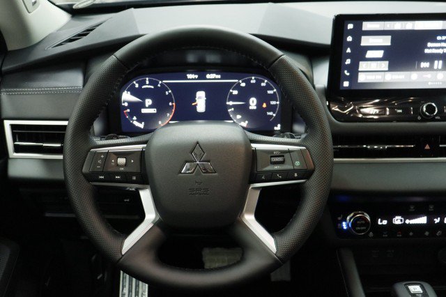 New 2026 Mitsubishi Outlander SEL FWD image 20