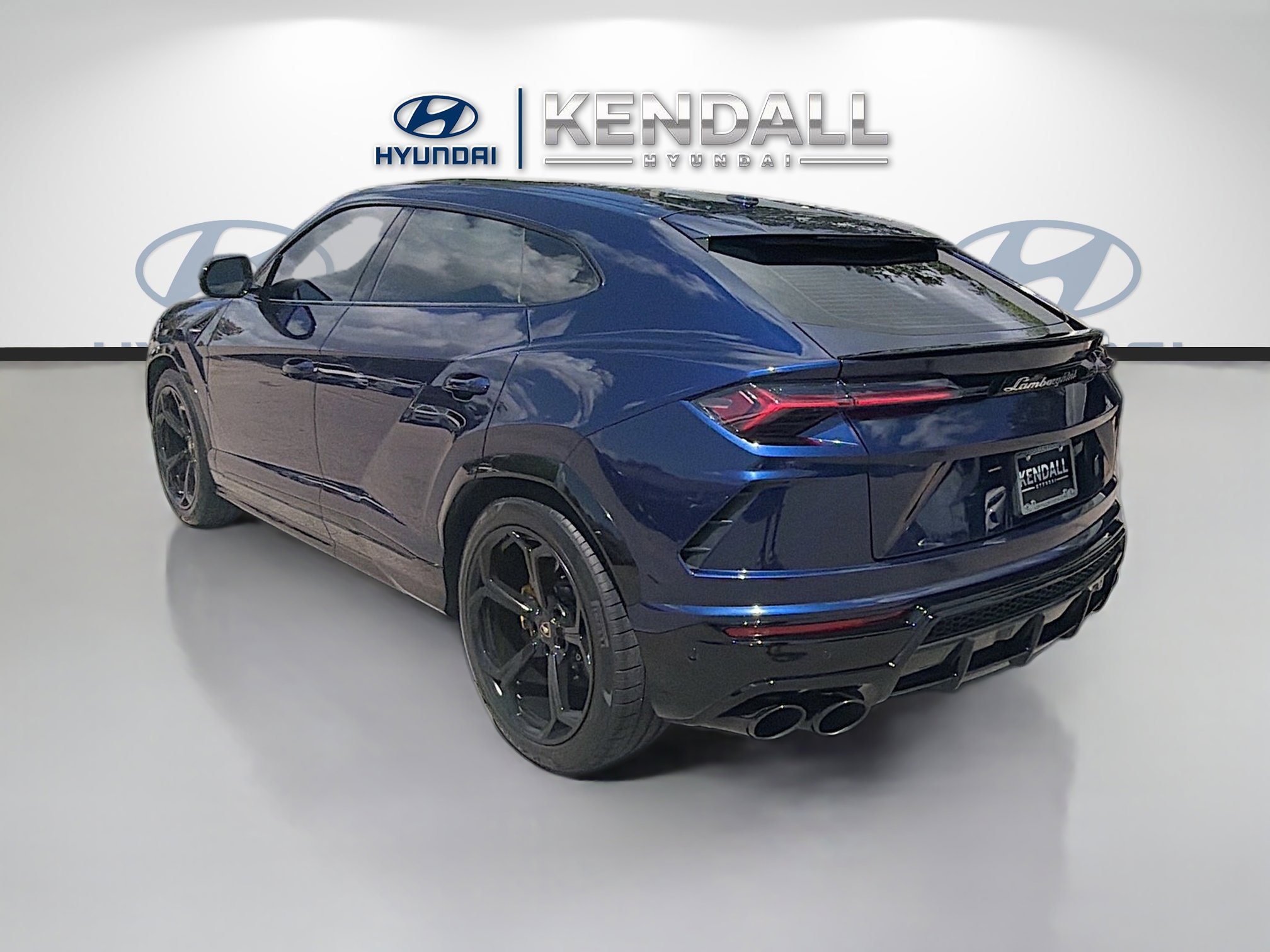 Used 2022 Lamborghini Urus AWD/4WD image 5