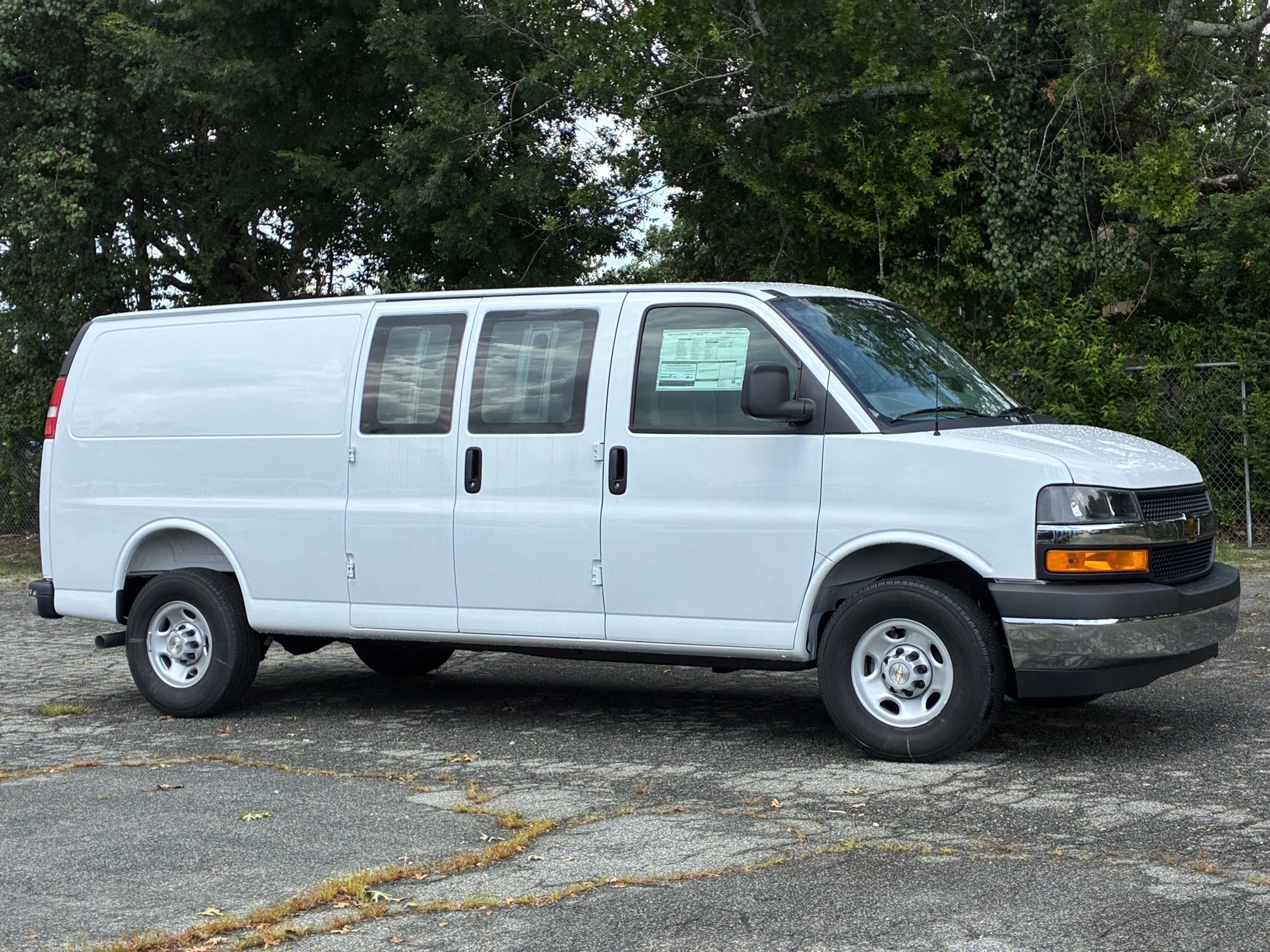 New 2026 Chevrolet Express 3500 Extended w/ Driver Convenience Package RWD image 3